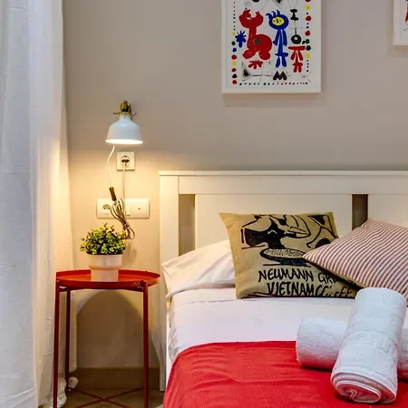 Apartment Renovated & Classic 3-bedroom Sagrada Familia Apt.