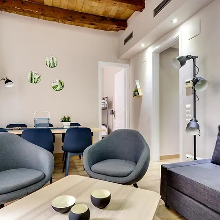 Apartment Renovated & Classic 3-bedroom Sagrada Familia Apt. *