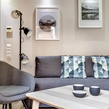 Apartment Renovated & Classic 3-bedroom Sagrada Familia Apt.